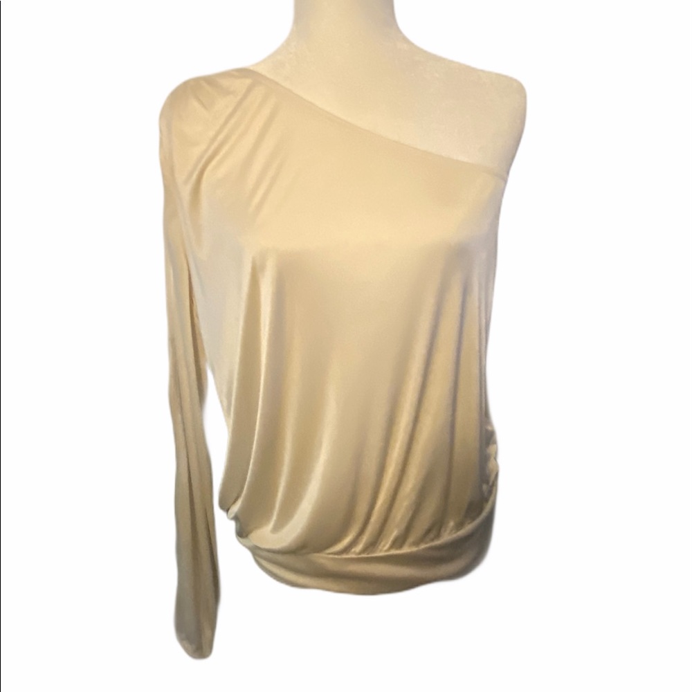 Moda One Shoulder Top